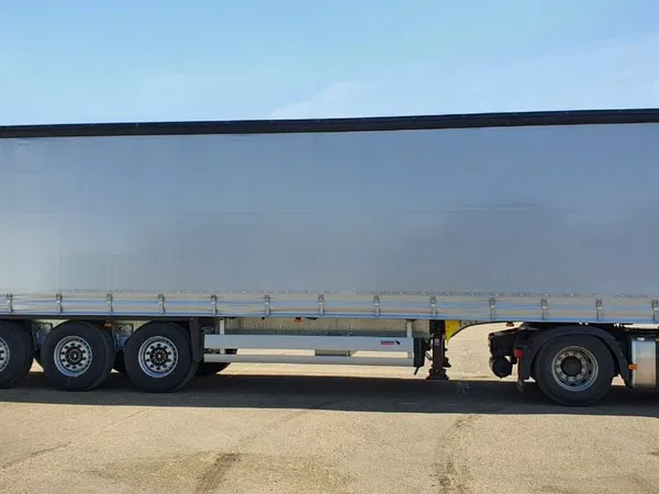 Тентованный полуприцеп Schmitz Cargobull 9084