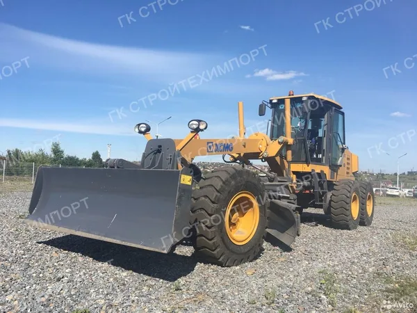 Автогрейдер XCMG GR215A