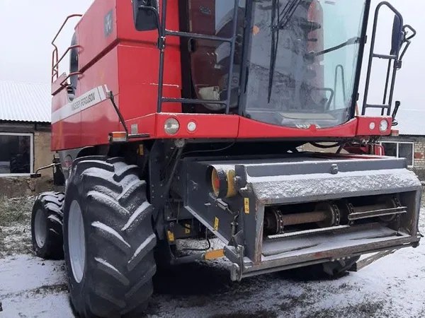Зерноуборочный комбайн Massey Ferguson 7646