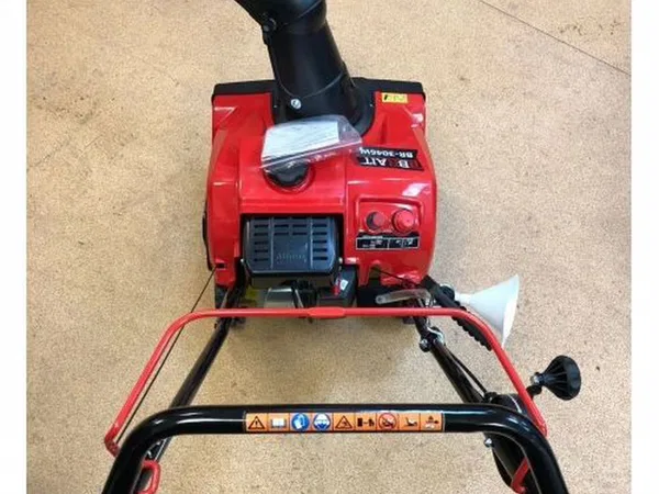 Ручной снегоуборщик Brait BR-3046W