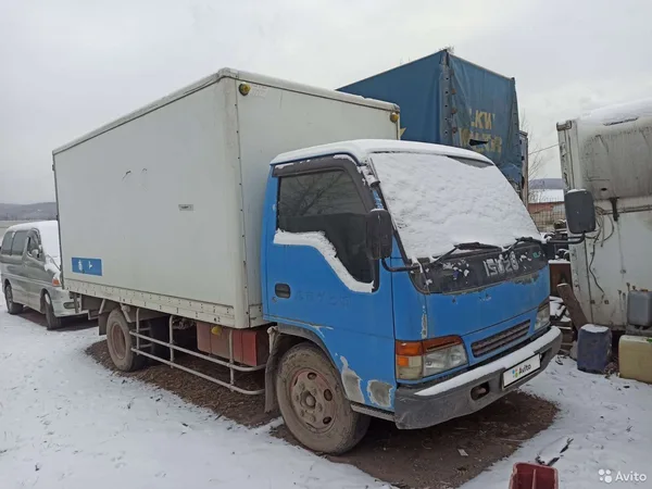 Промтоварный фургон Isuzu ELF