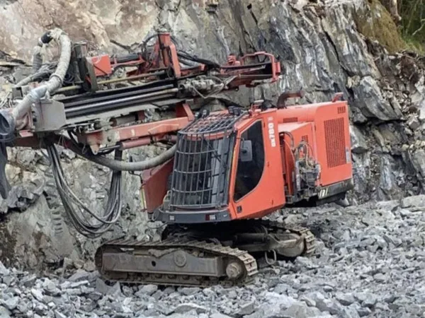 Буровая установка Sandvik DX780