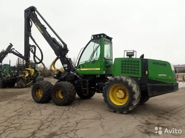 Колесный харвестер John Deere 1270D