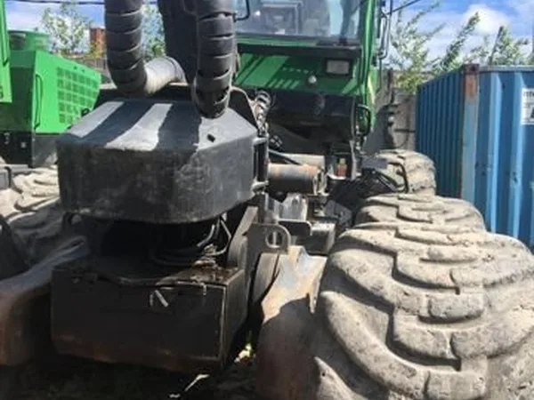 Колесный харвестер John Deere 1270D