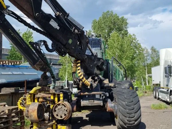 Колесный харвестер John Deere 1270E