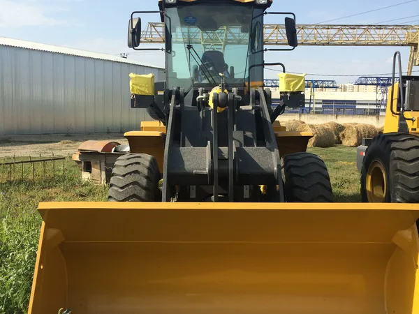 Фронтальный погрузчик XCMG LW330FN