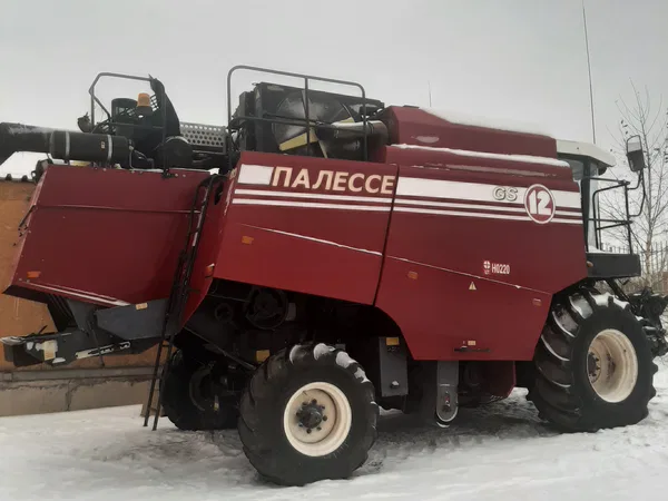 Зерноуборочный комбайн Палессе GS12