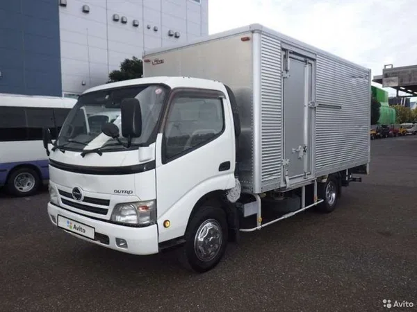 Изотермический фургон Hino 300 (Dutro)