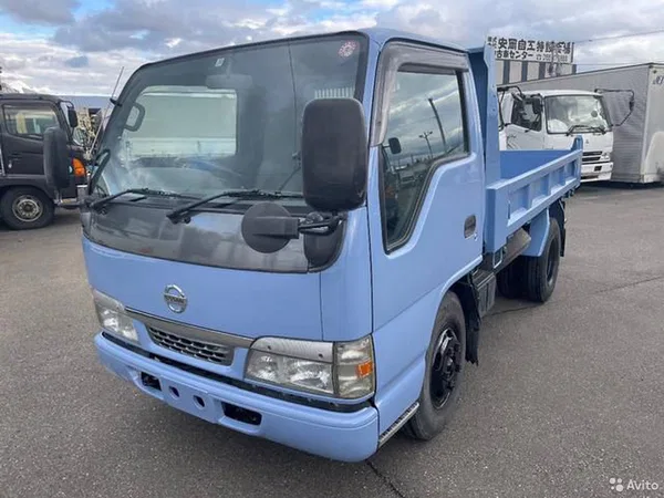 Самосвал Nissan Atlas