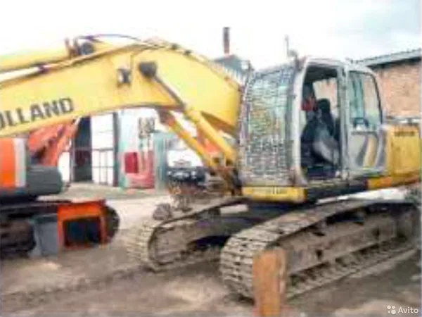 Гусеничный экскаватор New Holland E215B