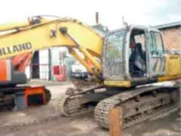 Гусеничный экскаватор New Holland E215B