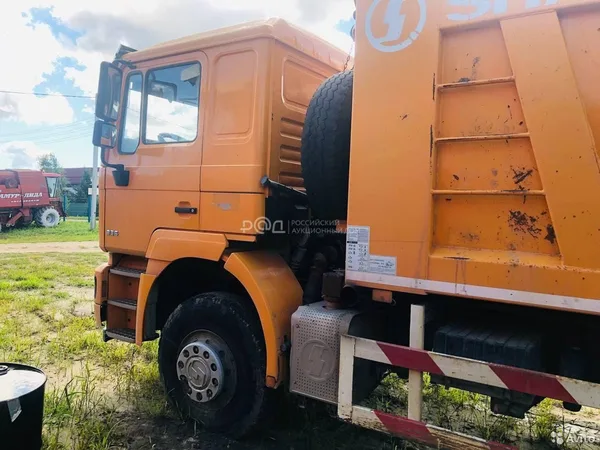 Самосвал SHACMAN (Shaanxi) F2000