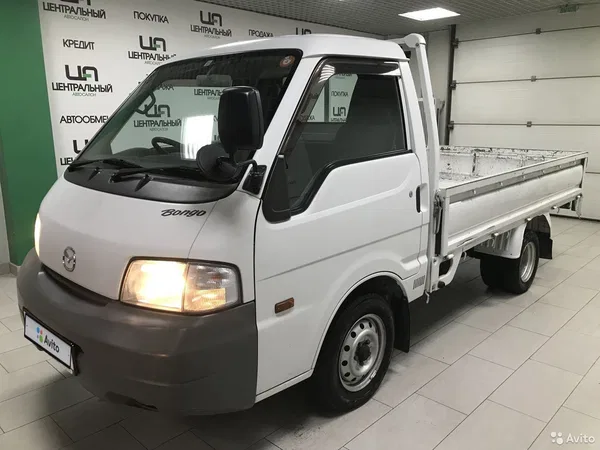 Бортовой автомобиль Mazda Bongo