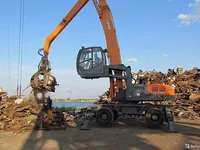 Колесный перегружатель UMG Е230WH