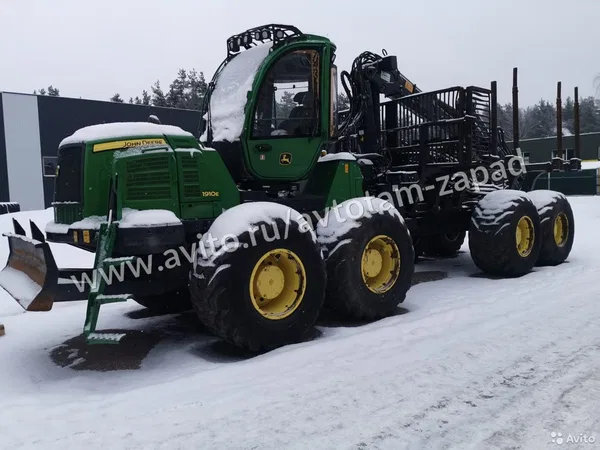 Форвардер John Deere 1910E