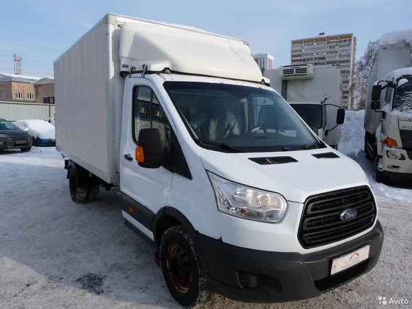 Промтоварный фургон Ford Transit