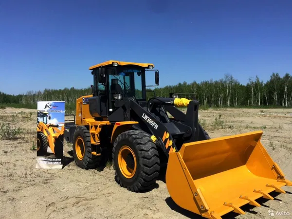 Фронтальный погрузчик XCMG LW300FN