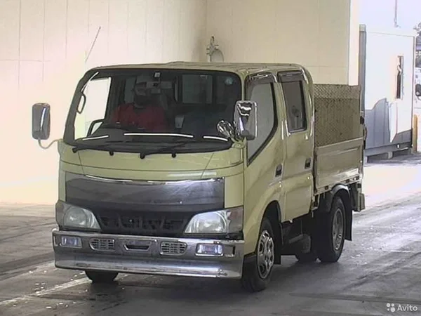 Бортовой автомобиль Toyota Dyna