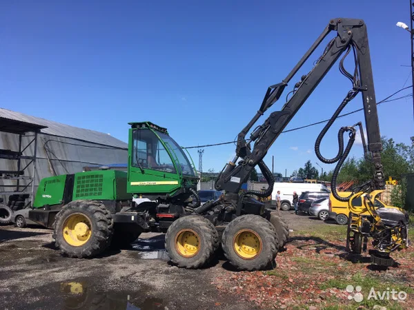 Колесный харвестер John Deere 1270D