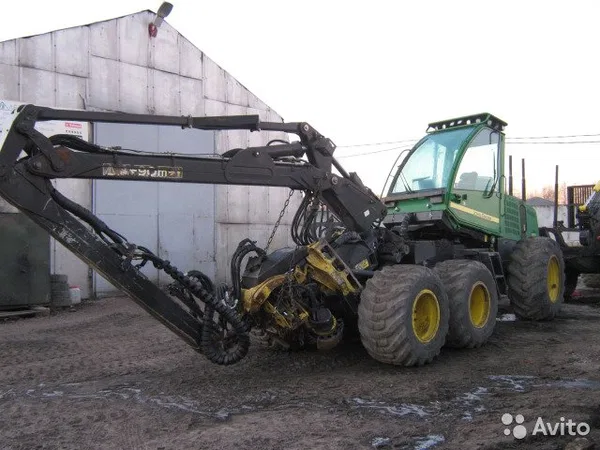 Колесный харвестер John Deere 1270D