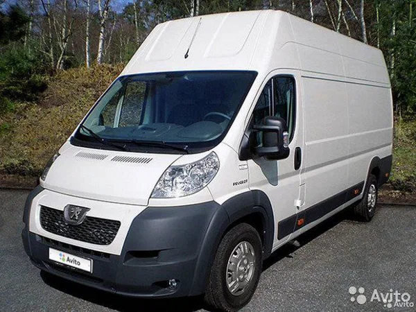 Цельнометаллический фургон Peugeot Boxer