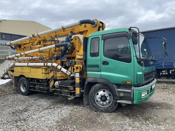 Автобетононасос Kyokuto PY115A-26 на шасси Isuza Giga