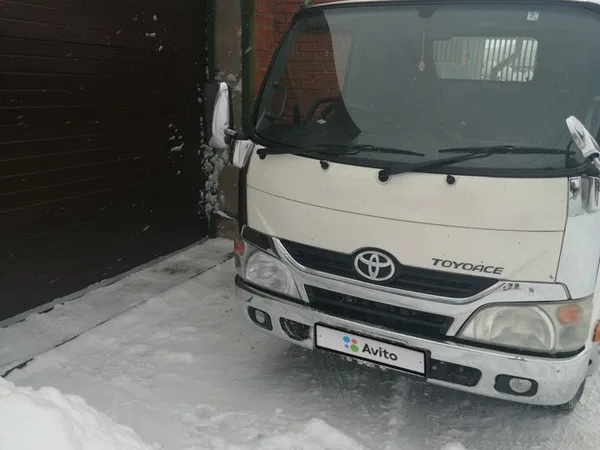 Бортовой автомобиль Toyota ToyoAce