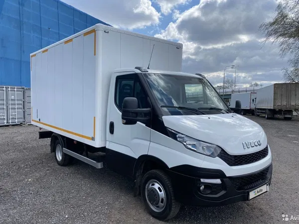 Промтоварный фургон Iveco Daily
