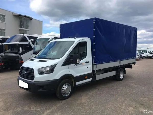 Тентованный автомобиль Ford Transit