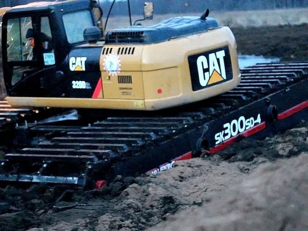 Экскаватор-амфибия Swampking SK300