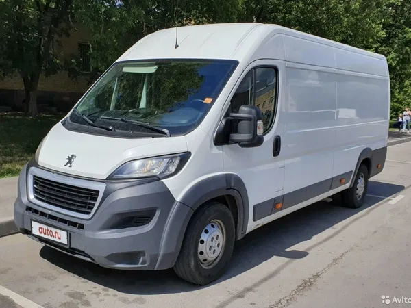 Цельнометаллический фургон Peugeot Boxer