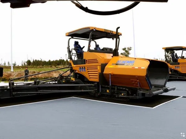 Асфальтоукладчик XCMG RP1203