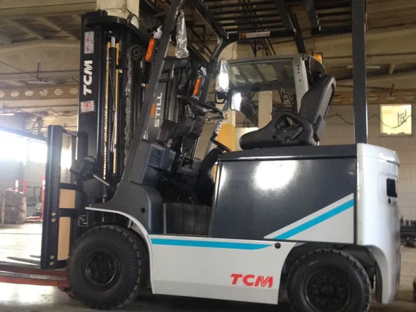 Вилочный электропогрузчик TCM FB25-8V