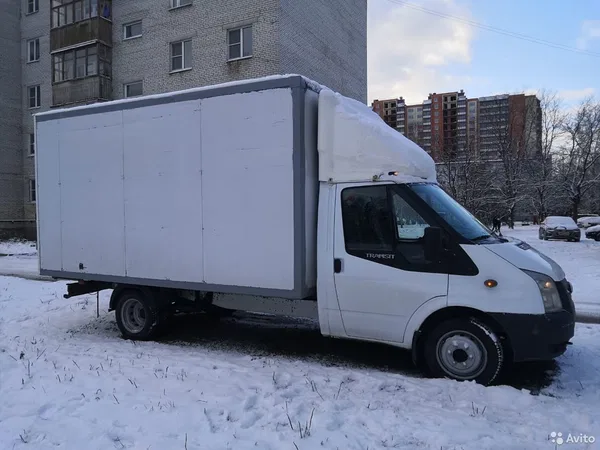 Промтоварный фургон Ford Transit