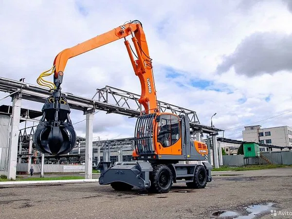 Колесный перегружатель UMG E190WH