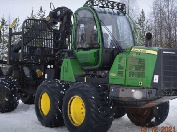Форвардер John Deere 1110E