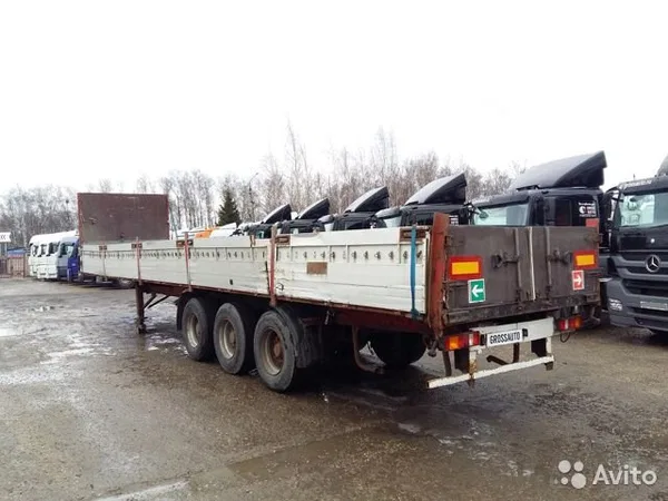 Бортовой полуприцеп Krone SD
