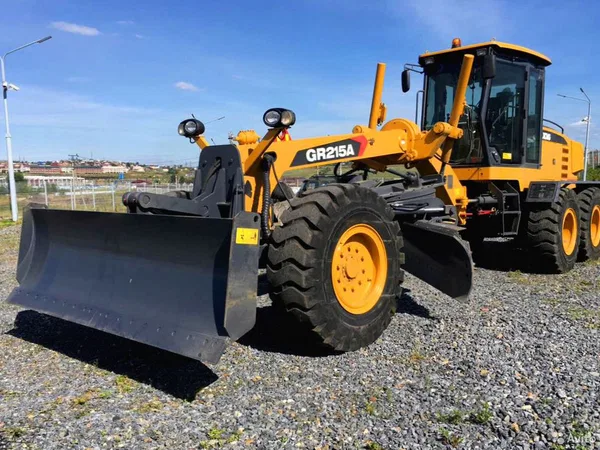 Автогрейдер XCMG GR215A