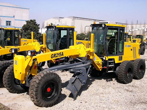 Автогрейдер XCMG GR215A