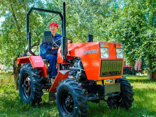 Мини-трактор Уралец 2200Б (4х2)