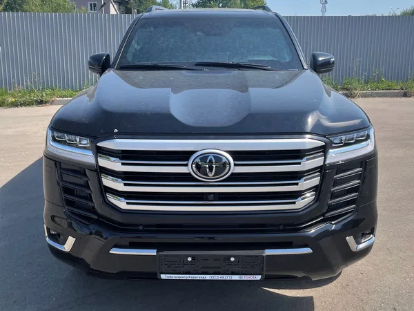 Бронированный автомобиль TOYOTA Land Cruiser 300