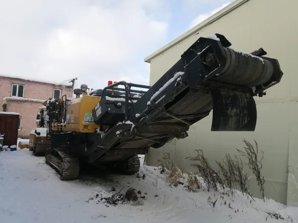 Щековая дробилка Komatsu BR380JG-1