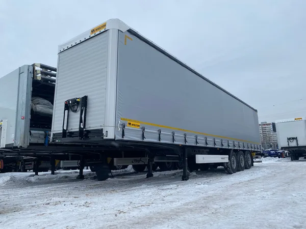Тентованный полуприцеп Wielton NS3