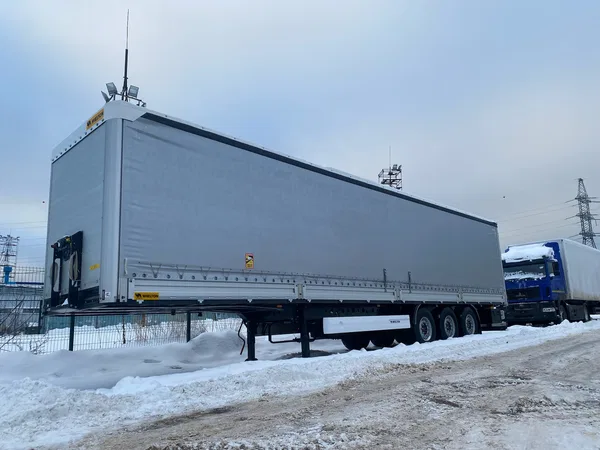 Тентованный полуприцеп Wielton NS3