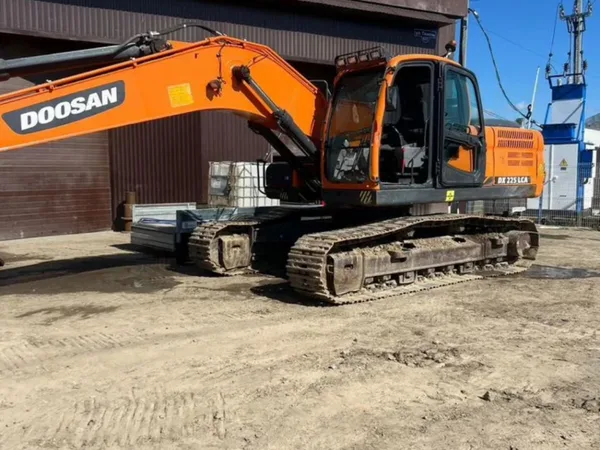 Гусеничный экскаватор Daewoo DX225LS