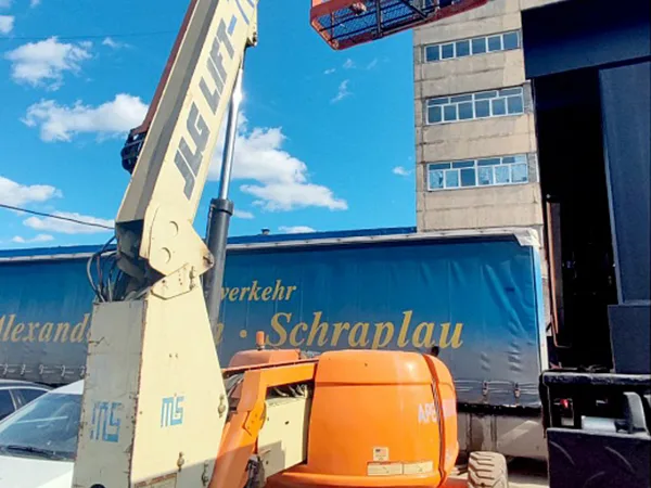 Коленчатый подъемник JLG 600AJ