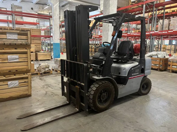 Вилочный погрузчик NISSAN PL02A25U