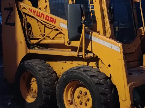 Мини-погрузчик                                                         Hyundai                                                     HSL 600