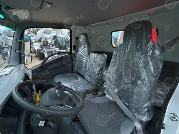 Бортовой грузовик с КМУ ISUZU ELF c КМУ UNIC URV635YK