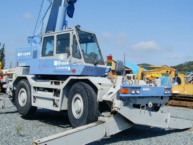 Самоходный Komatsu LW-250-3